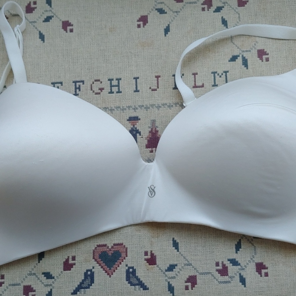 Victoria secret padded no wire bra